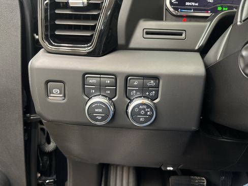 Used 2024 GMC Sierra 1500 AT4 w/ AT4 Carbonpro Edition AWD/4WD image 18