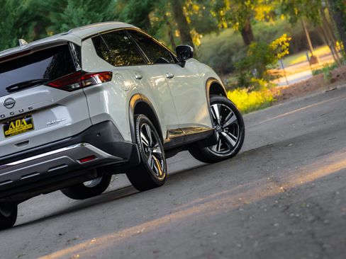 Used 2022 Nissan Rogue Platinum w/ Head-Up Display Package FWD image 22
