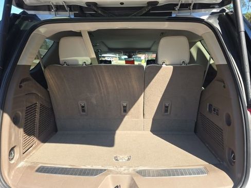 Used 2021 GMC Yukon Denali w/ Denali Premium Package image 14