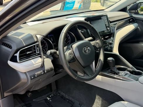 Used 2023 Toyota Camry SE FWD image 12