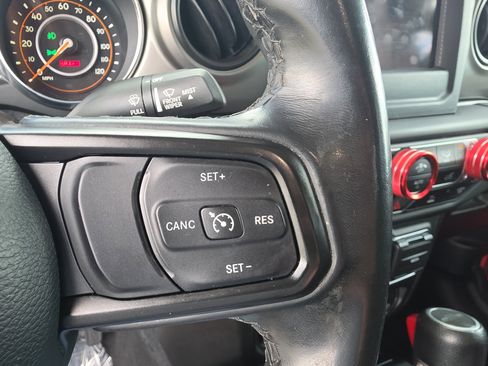 Used 2021 Jeep Gladiator Willys image 22