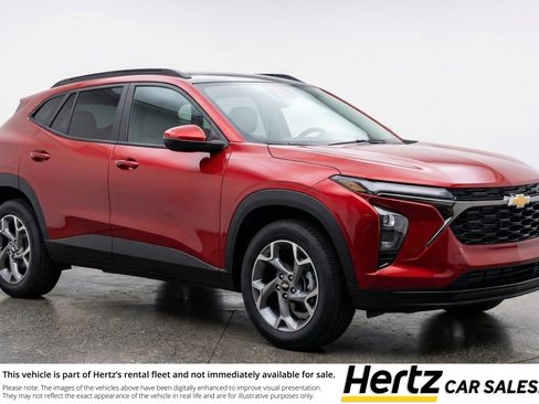 Used 2025 Chevrolet Trax LT w/ LT Convenience Package FWD image 1