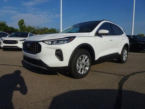 New 2024 Ford Escape Active w/ Tech Pack #2 AWD/4WD image 2