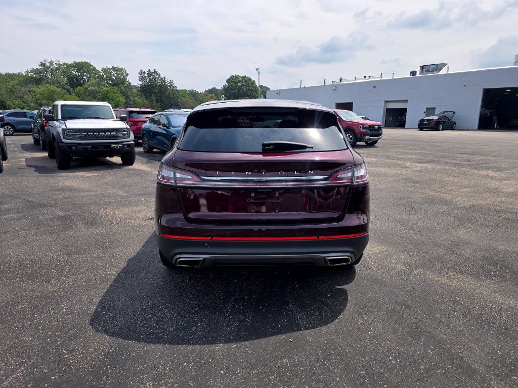 Used 2023 Lincoln Nautilus Reserve w/ Equipment Group 202A AWD/4WD image 4
