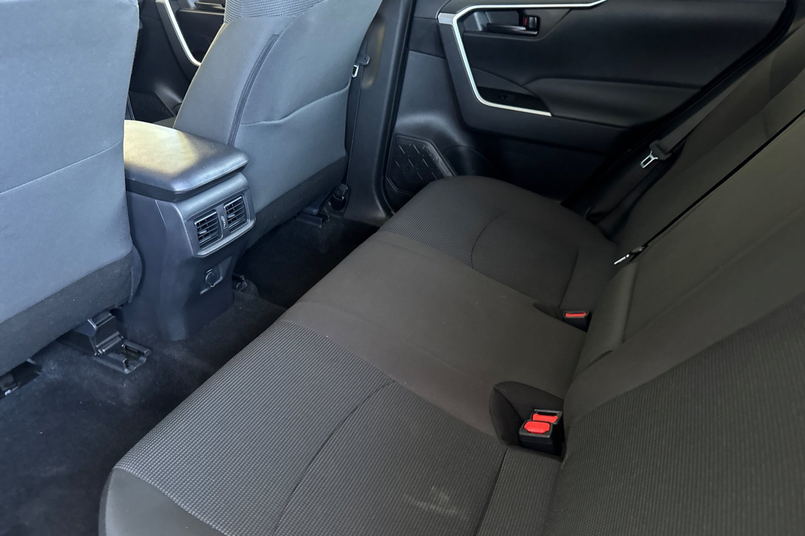 Certified 2025 Toyota RAV4 LE AWD/4WD image 15