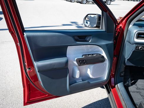 New 2026 Ford Maverick XLT w/ XLT Luxury Package FWD image 16