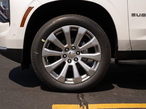 New 2025 Chevrolet Suburban Premier w/ Sun And Tow Package image 8