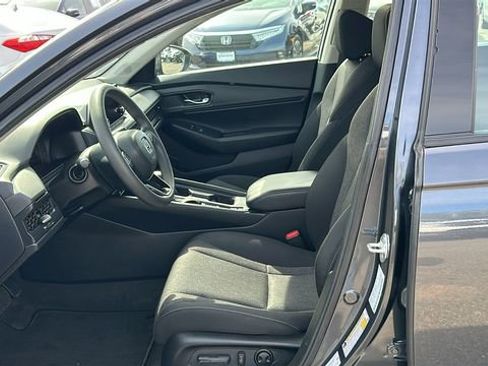 Used 2023 Honda Accord EX image 9
