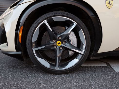 Used 2025 Ferrari Purosangue AWD/4WD image 28