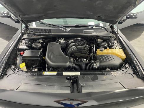 Used 2012 Dodge Challenger SXT image 37