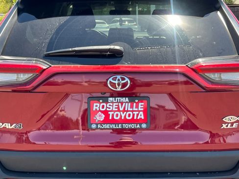 Used 2023 Toyota RAV4 XLE FWD image 19