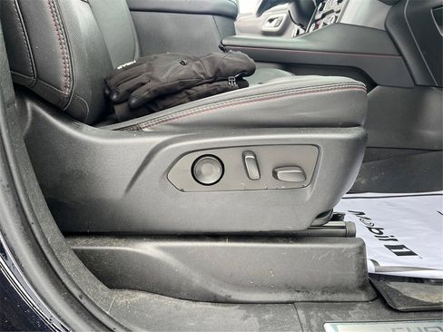 Used 2022 Chevrolet Suburban RST image 45