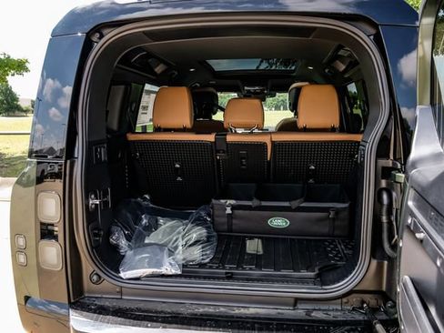 New 2026 Land Rover Defender 110 X-Dynamic SE AWD/4WD image 70