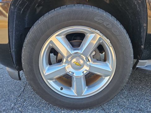 Used 2011 Chevrolet Tahoe LTZ image 26
