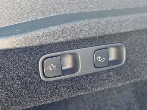 Used 2025 Tesla Model Y Long Range RWD image 68