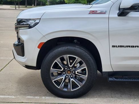 Used 2022 Chevrolet Suburban Z71 w/ Luxury Package AWD/4WD image 9