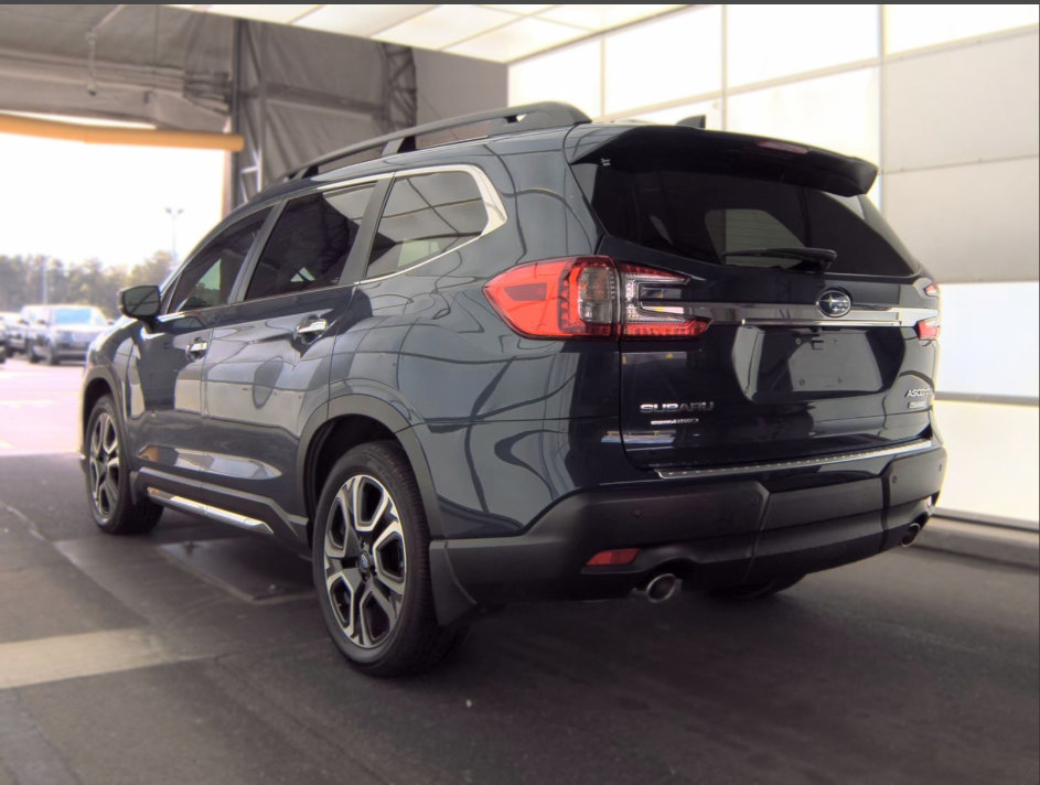 Used 2025 Subaru Ascent Touring w/ Popular Package #1 AWD/4WD image 17