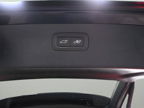 Used 2017 Volvo XC90 T6 Momentum w/ Vision Package AWD/4WD image 16