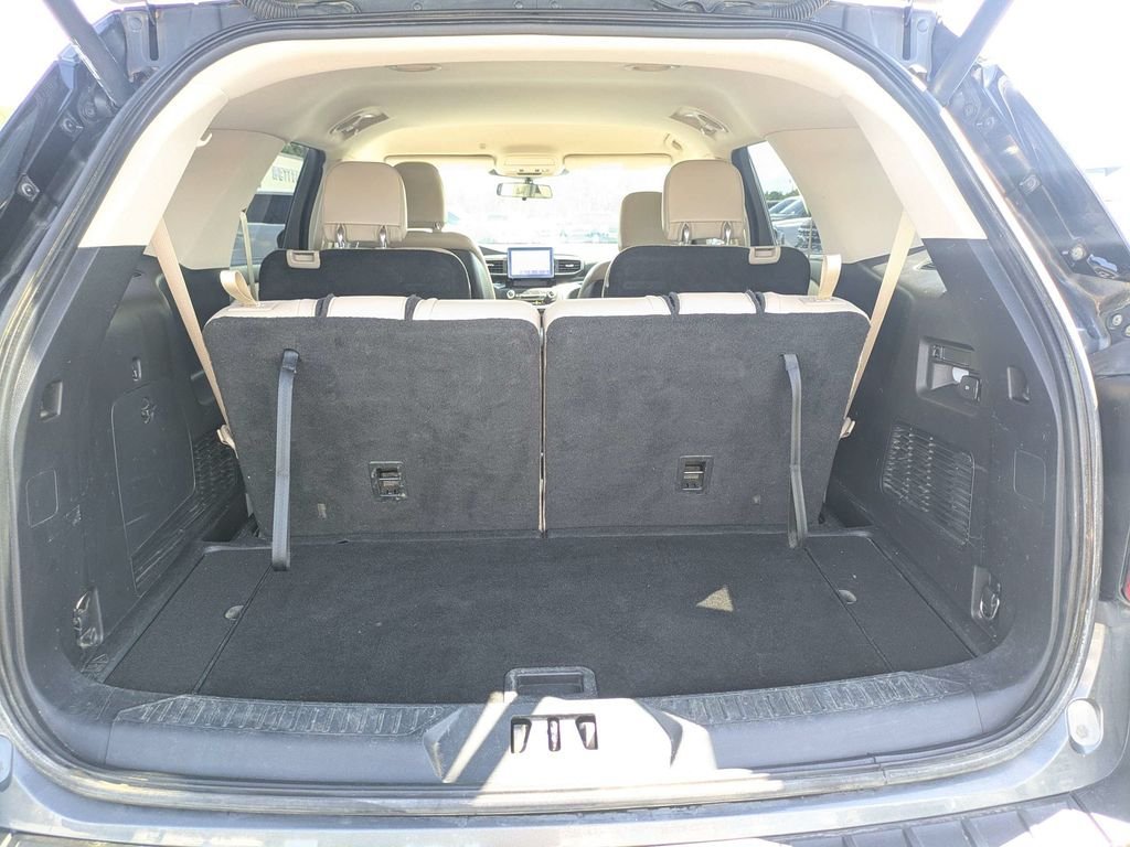 Used 2020 Ford Explorer XLT w/ Equipment Group 202A RWD image 13