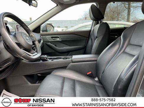 Used 2021 Nissan Rogue SV w/ Premium Package image 17