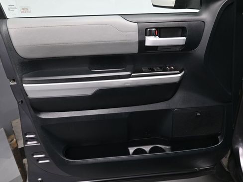 Used 2017 Toyota Tundra Limited AWD/4WD image 10