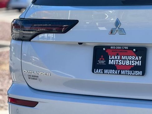 New 2025 Mitsubishi Outlander AWD image 11