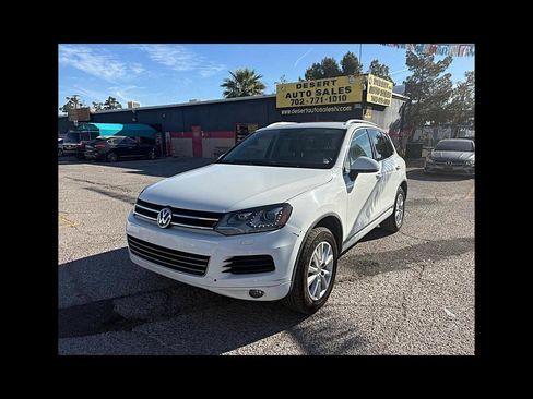 Used 2014 Volkswagen Touareg Sport AWD/4WD image 2