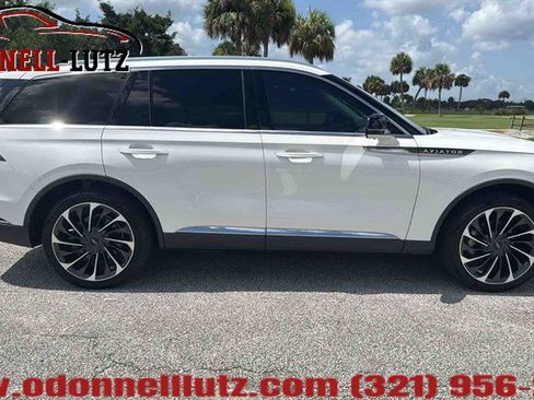 Used 2023 Lincoln Aviator Reserve w/ Equipment Group 201A AWD/4WD image 4