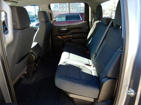 Used 2019 GMC Sierra 1500 SLE w/ SLE Value Package image 9