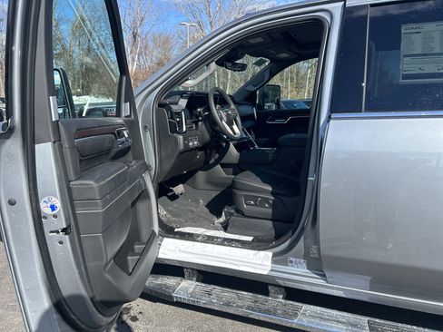 New 2026 GMC Sierra 3500 Denali w/ Denali Reserve Package image 10