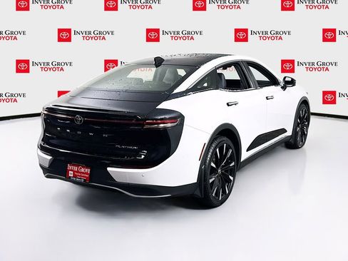 Certified 2024 Toyota Crown Platinum image 7