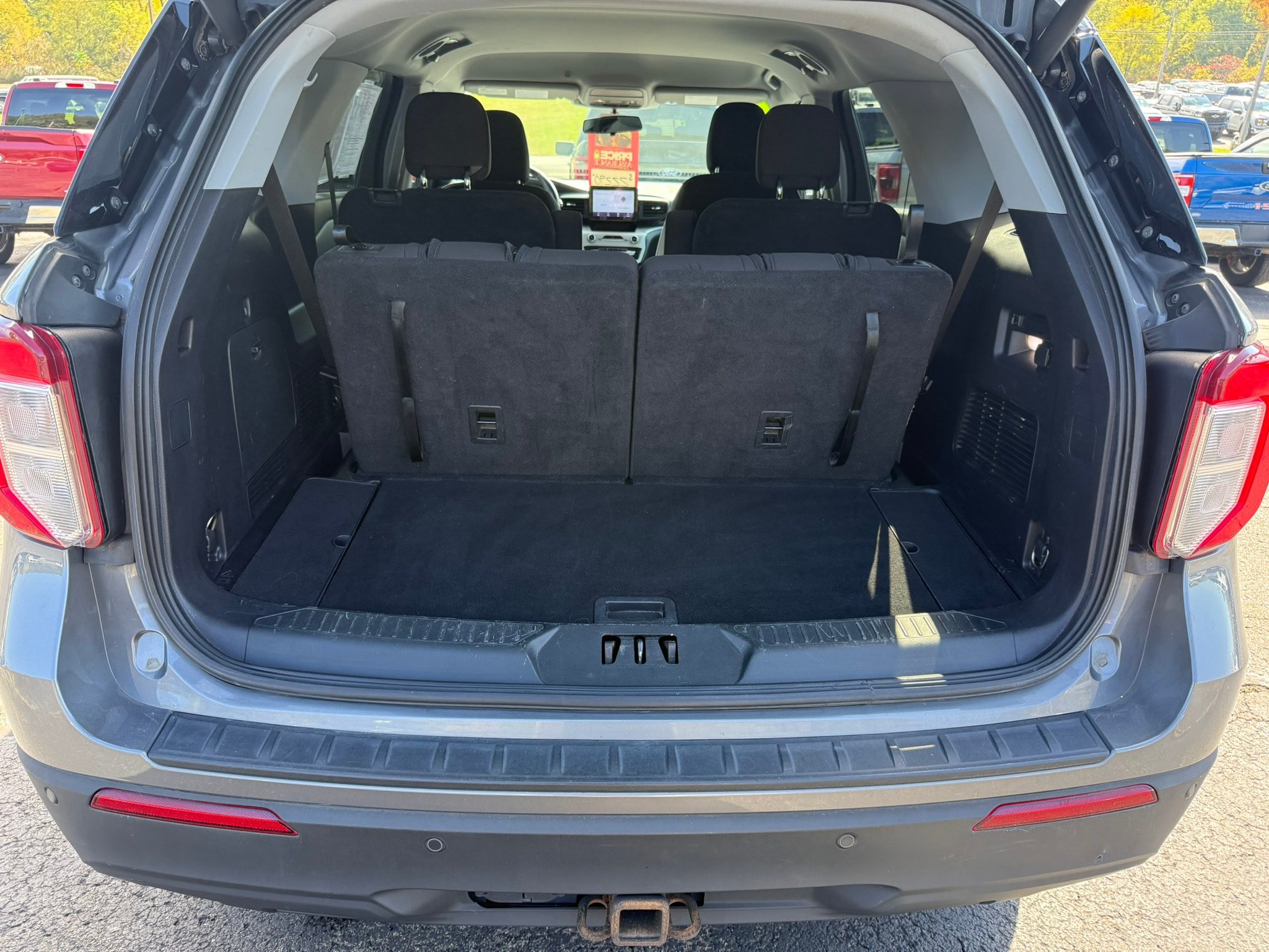 Used 2021 Ford Explorer XLT w/ Class III Trailer Tow Package AWD/4WD image 5