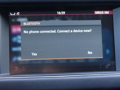 Used 2017 Jaguar XF Premium image 18