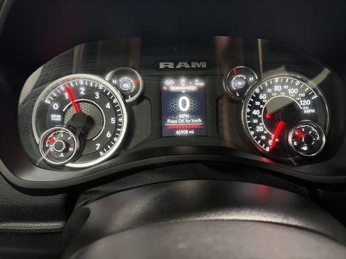 Used 2024 RAM 2500 Big Horn AWD/4WD image 14