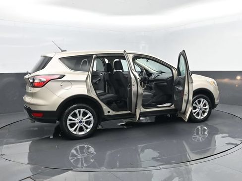 Used 2017 Ford Escape SE AWD/4WD image 29