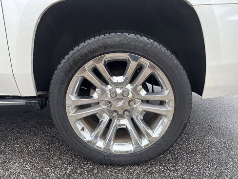 Used 2019 Chevrolet Suburban Premier w/ Premier Plus Edition image 59