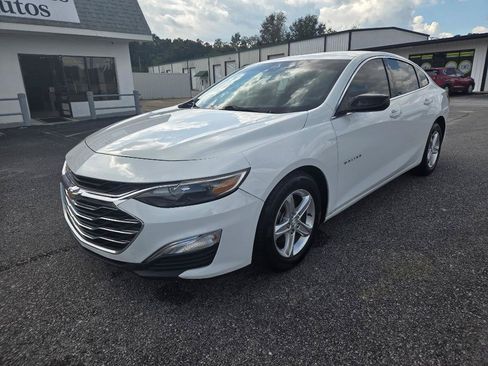 Used 2023 Chevrolet Malibu LS FWD image 2