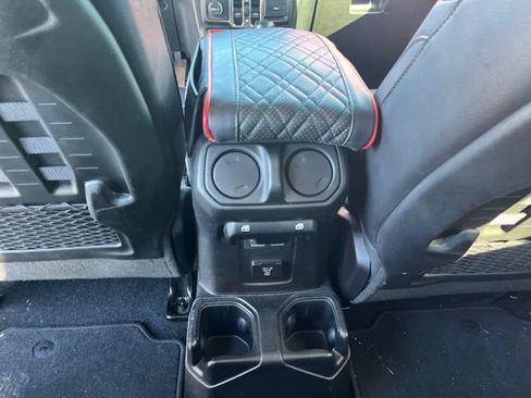 Used 2020 Jeep Gladiator Rubicon AWD/4WD image 13