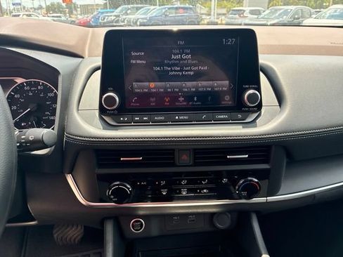 Used 2023 Nissan Rogue S FWD image 23