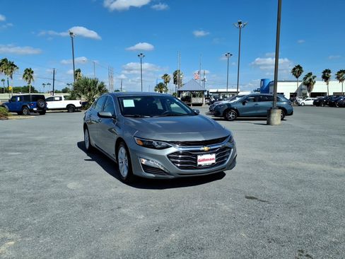 Used 2024 Chevrolet Malibu LT FWD image 2