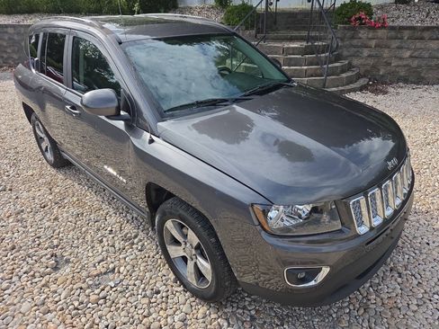 Used 2017 Jeep Compass High Altitude AWD/4WD image 6