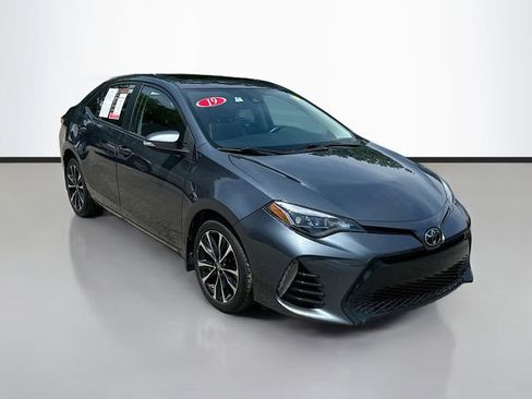 Used 2019 Toyota Corolla XSE FWD image 3