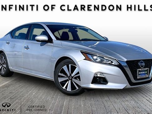 Used 2021 Nissan Altima 2.5 SL image 1