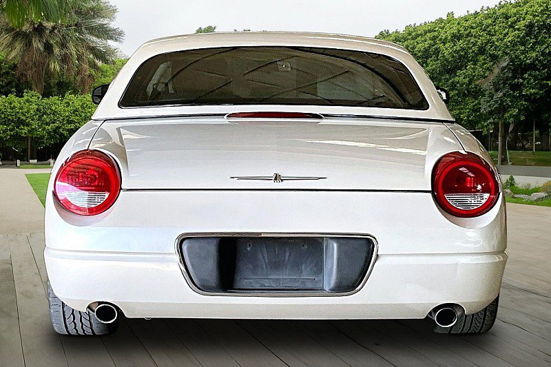 Used 2005 Ford Thunderbird 50th Anniversary RWD image 3