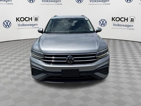 Used 2022 Volkswagen Tiguan SE AWD/4WD image 2