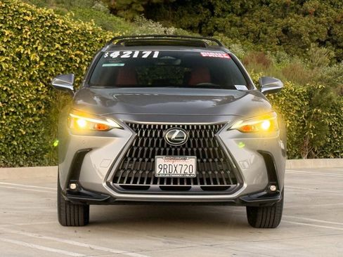Certified 2025 Lexus NX 250 FWD w/ Premium Package image 5
