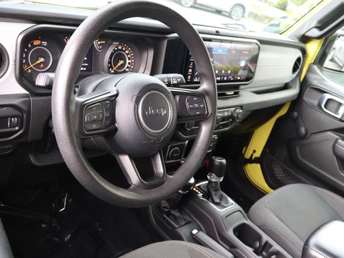 Used 2024 Jeep Wrangler Sport AWD/4WD image 15