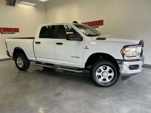 Used 2024 RAM 2500 Big Horn w/ Off Road Package AWD/4WD image 2