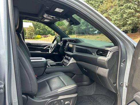 Used 2024 GMC Yukon Denali RWD image 43