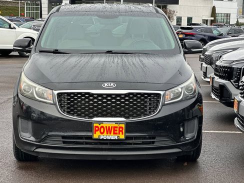 Used 2016 Kia Sedona LX w/ LX Convenience Package image 9